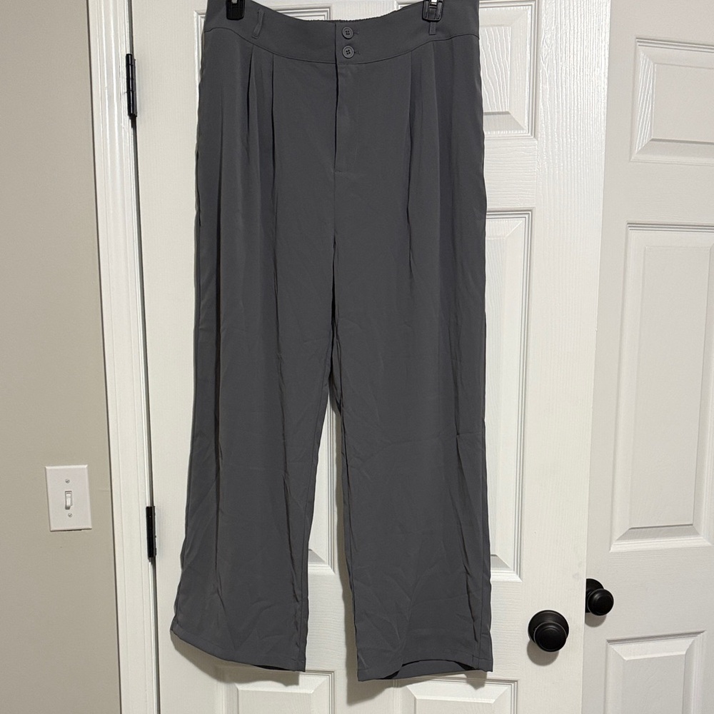 HALARA Straight Leg Pants in Charcoal Gray